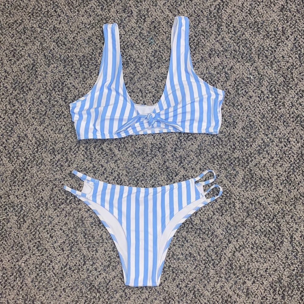 bikini/swimsuit